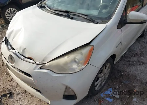 2012 Toyota Prius C Three из США, поврежденный, VIN JTDKDTB33C1015404